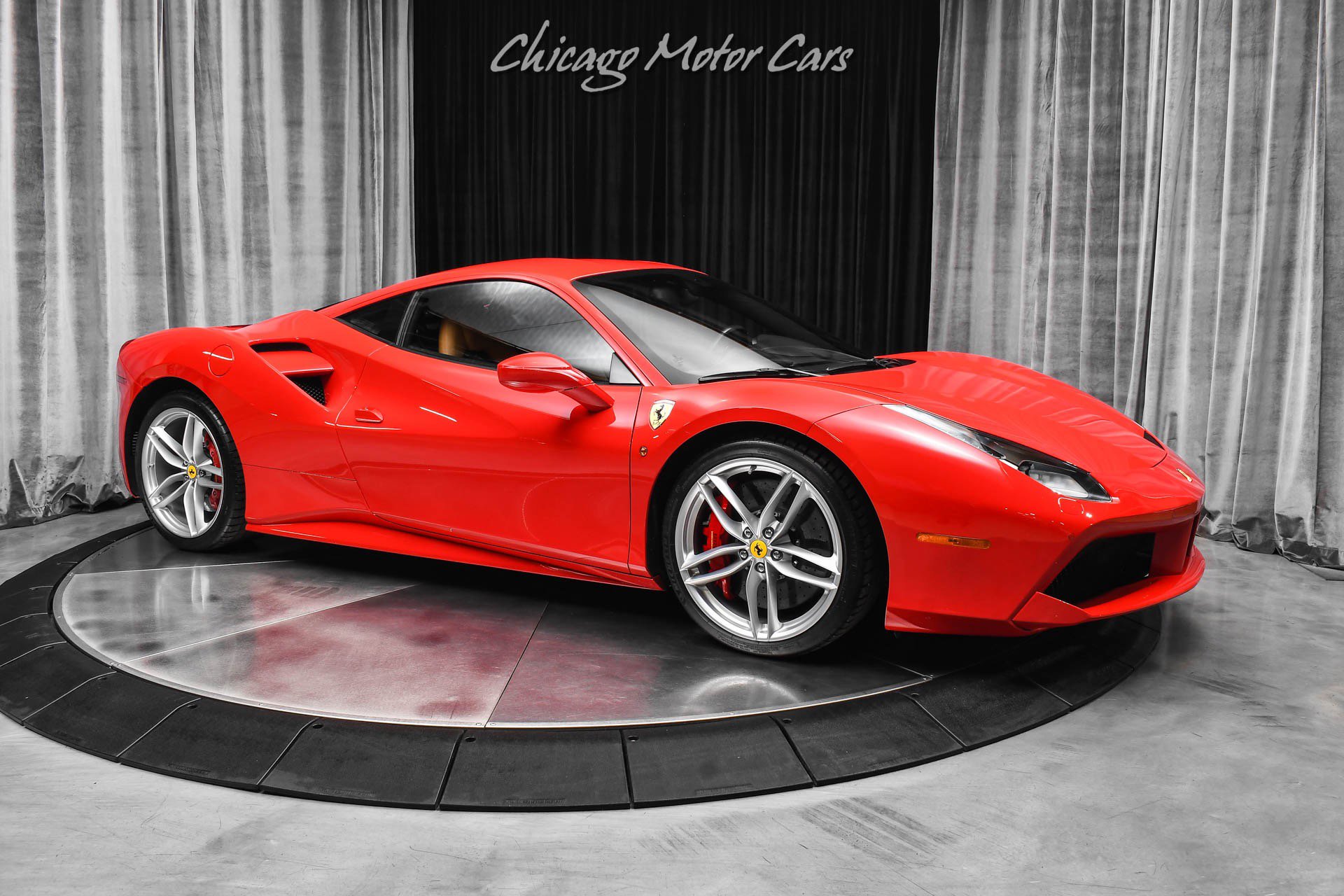 Used 2018 Ferrari 488 GTB image 6