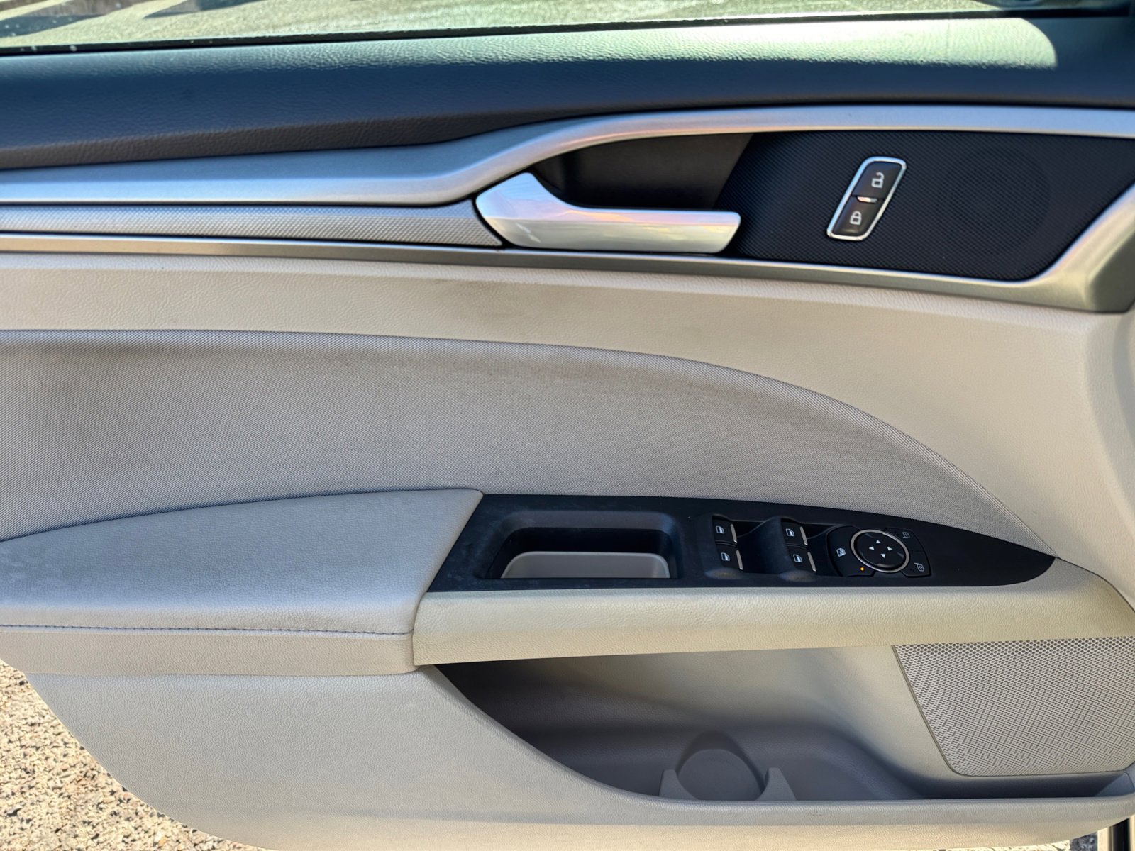 Used 2019 Ford Fusion SE image 14