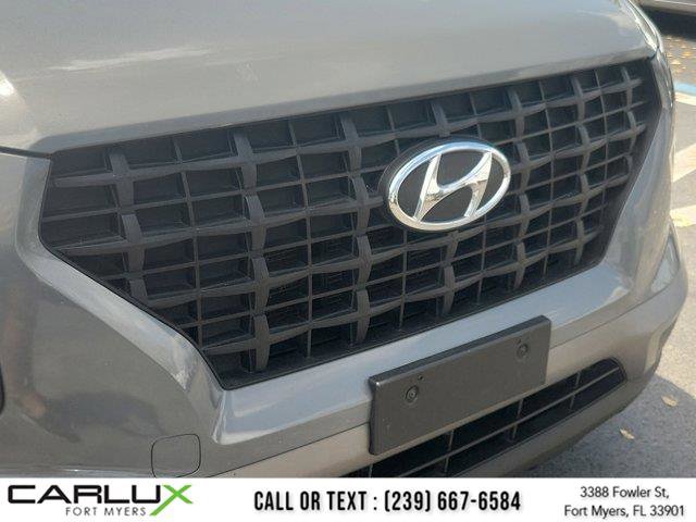 Used 2020 Hyundai Venue SE FWD image 7