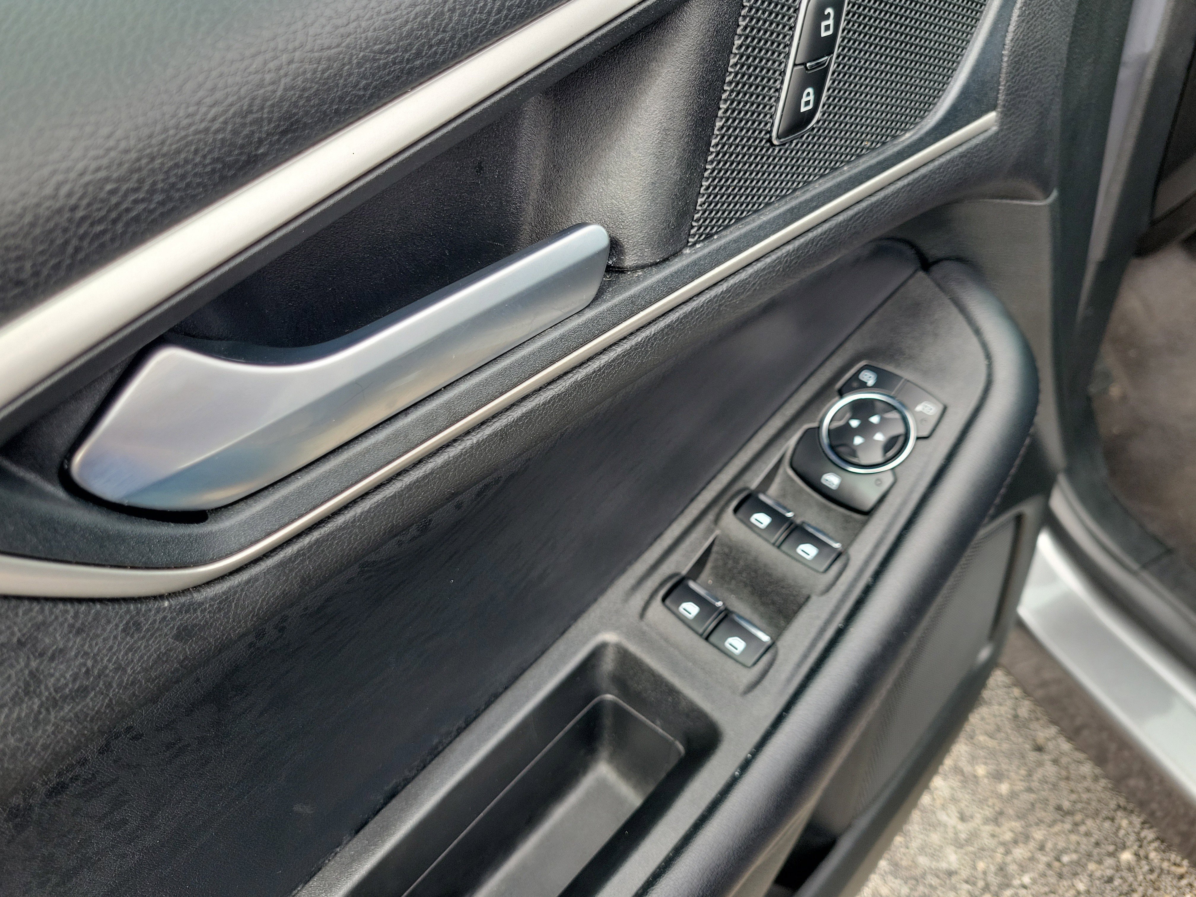 Used 2023 Ford Edge SEL image 17