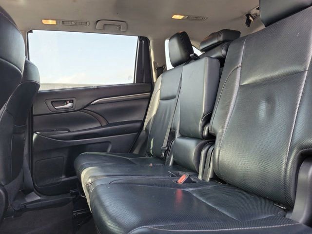 Used 2018 Toyota Highlander Limited image 20