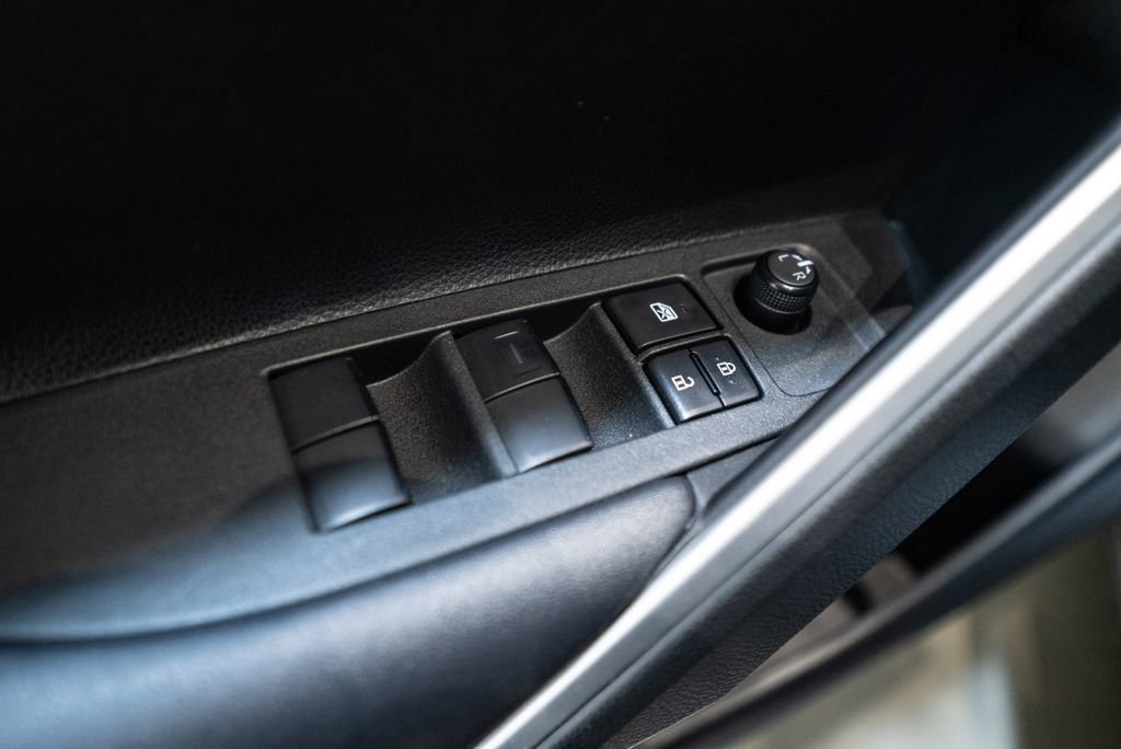 Certified 2023 Toyota Corolla Cross LE image 21