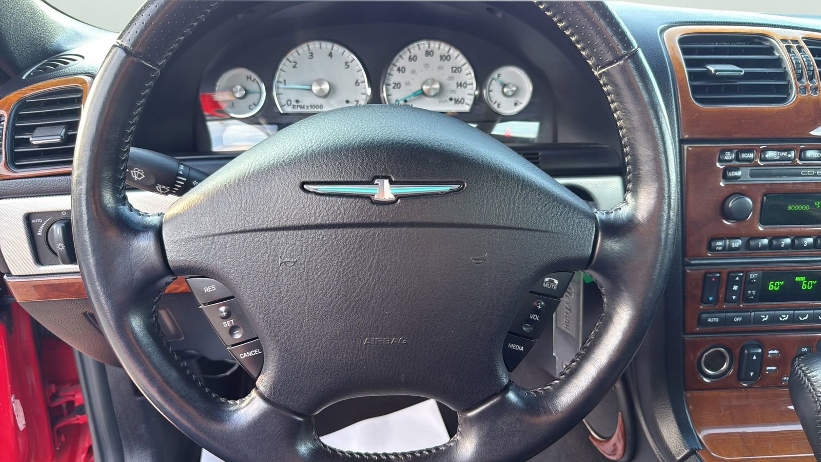Used 2005 Ford Thunderbird image 14