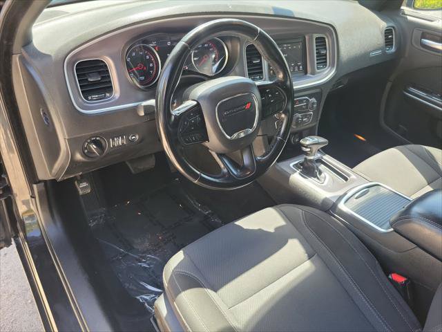 Used 2022 Dodge Charger SXT RWD image 13