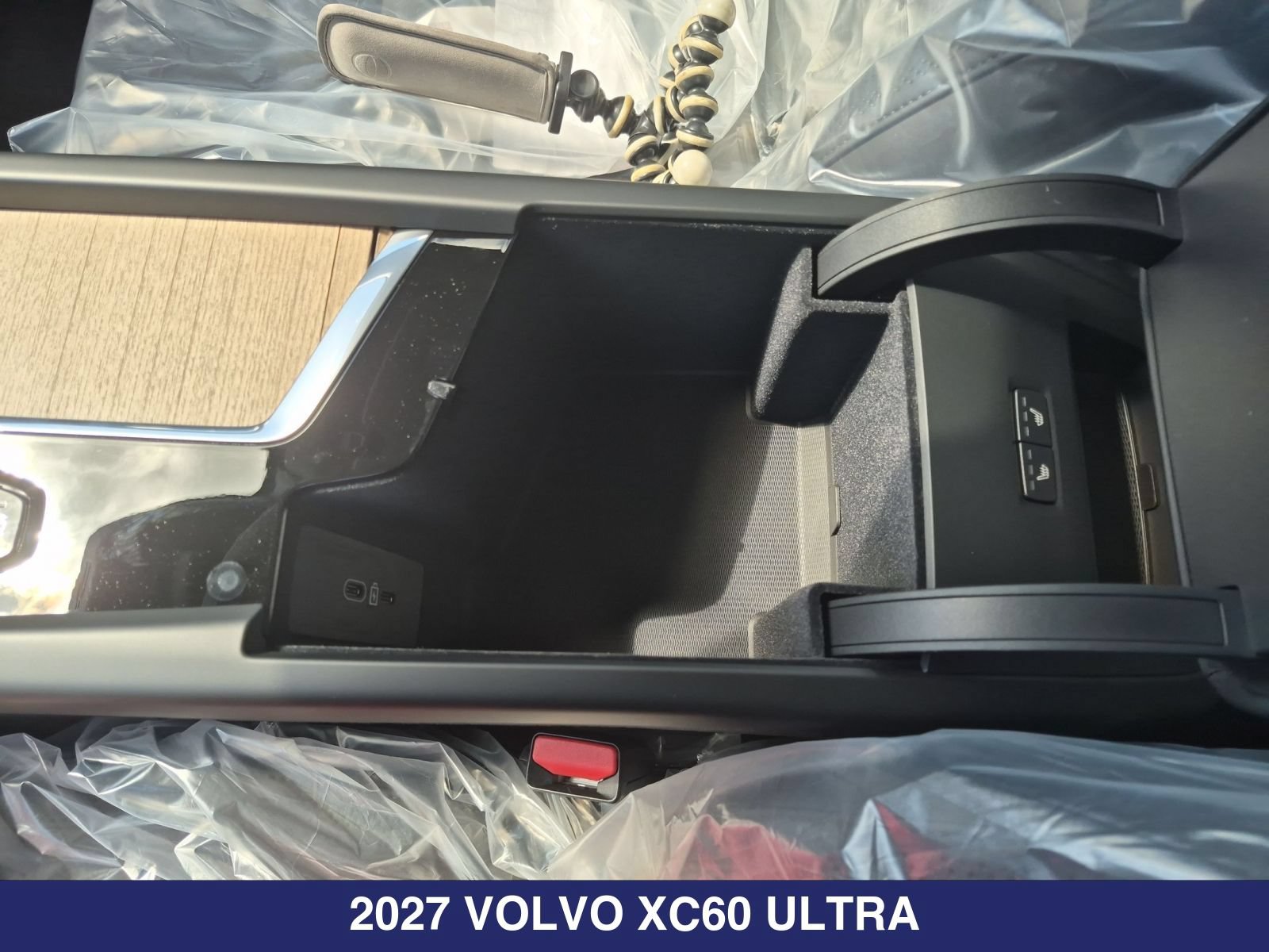 New 2027 Volvo XC60 B5 Ultra AWD/4WD image 16
