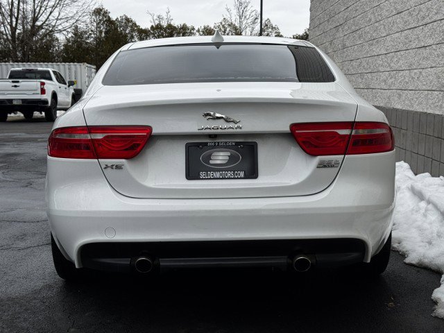 Used 2019 Jaguar XE Premium image 13