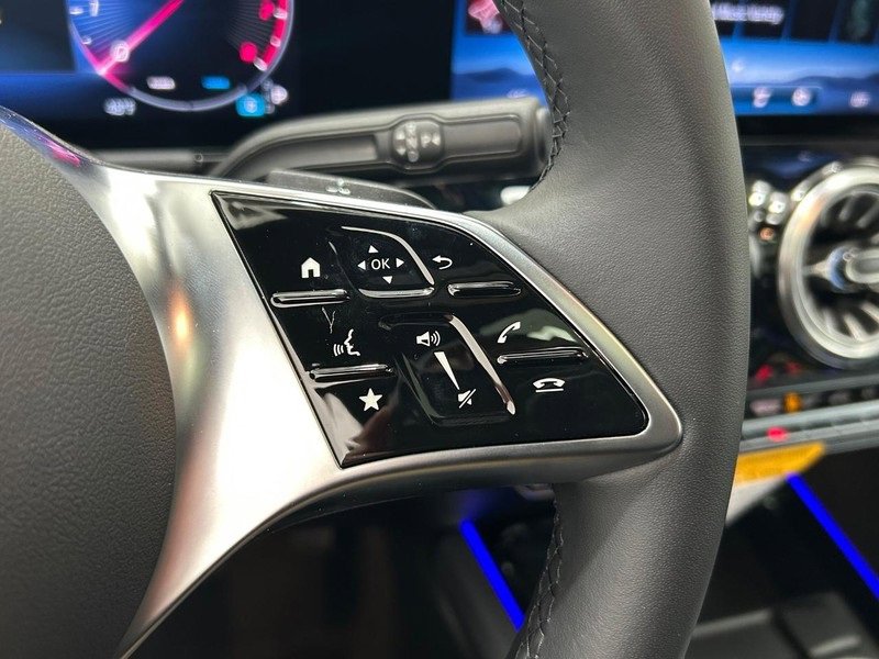 New 2025 Mercedes-Benz GLA 250 4MATIC image 12