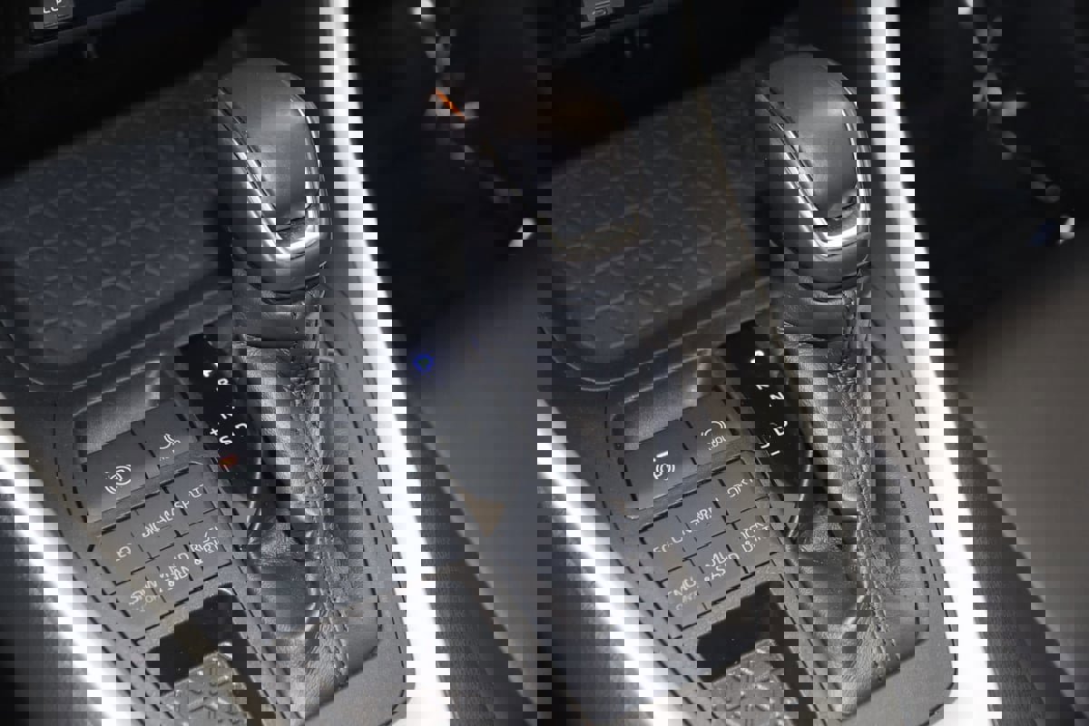 Used 2019 Toyota RAV4 XLE Premium image 7