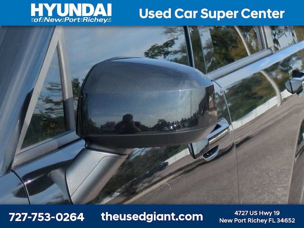 Used 2025 Hyundai Santa Fe SE FWD image 11