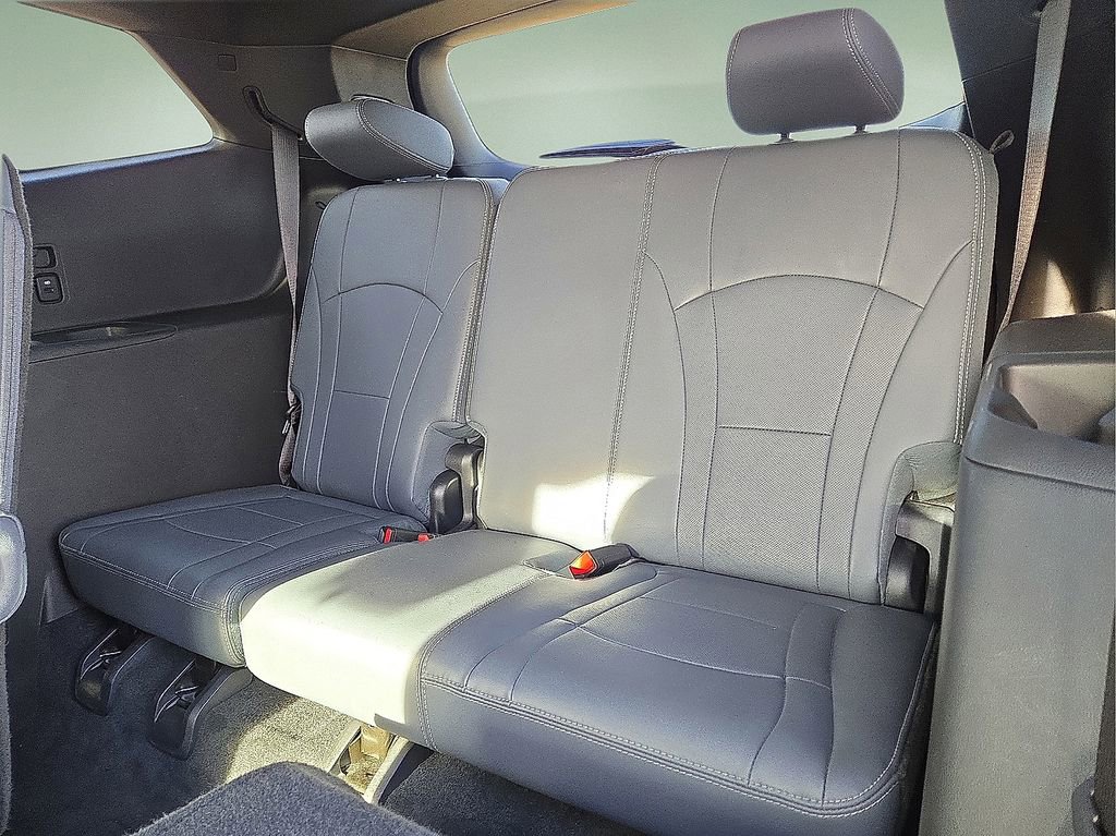 Used 2024 Buick Enclave Premium image 16