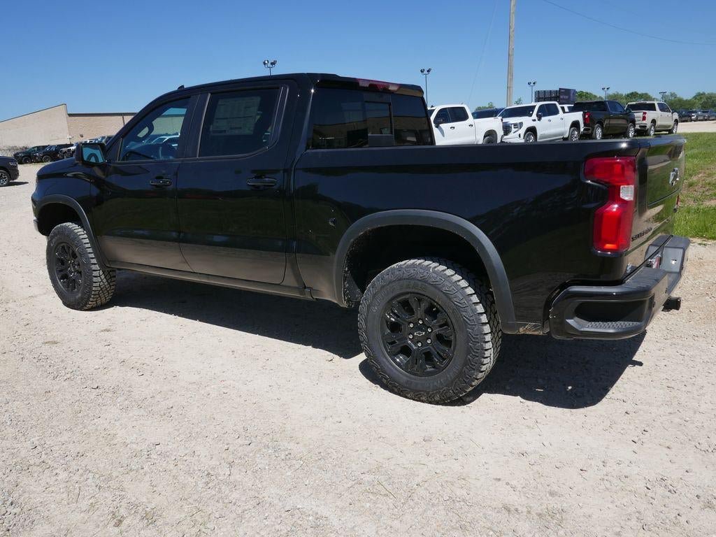New 2026 Chevrolet Silverado 1500 ZR2 w/ Dark Appearance Package AWD/4WD image 7