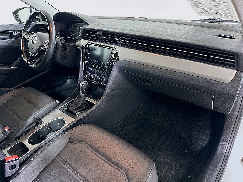 Used 2020 Volkswagen Passat 2.0T SE image 28