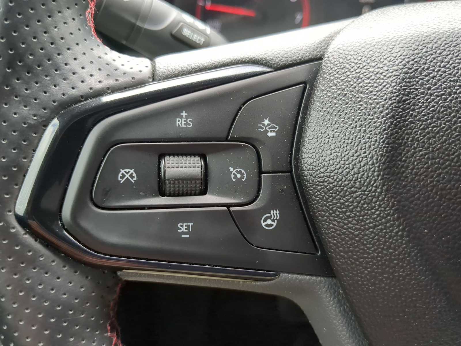 Used 2025 Chevrolet Trax RS w/ Sunroof Package FWD image 15