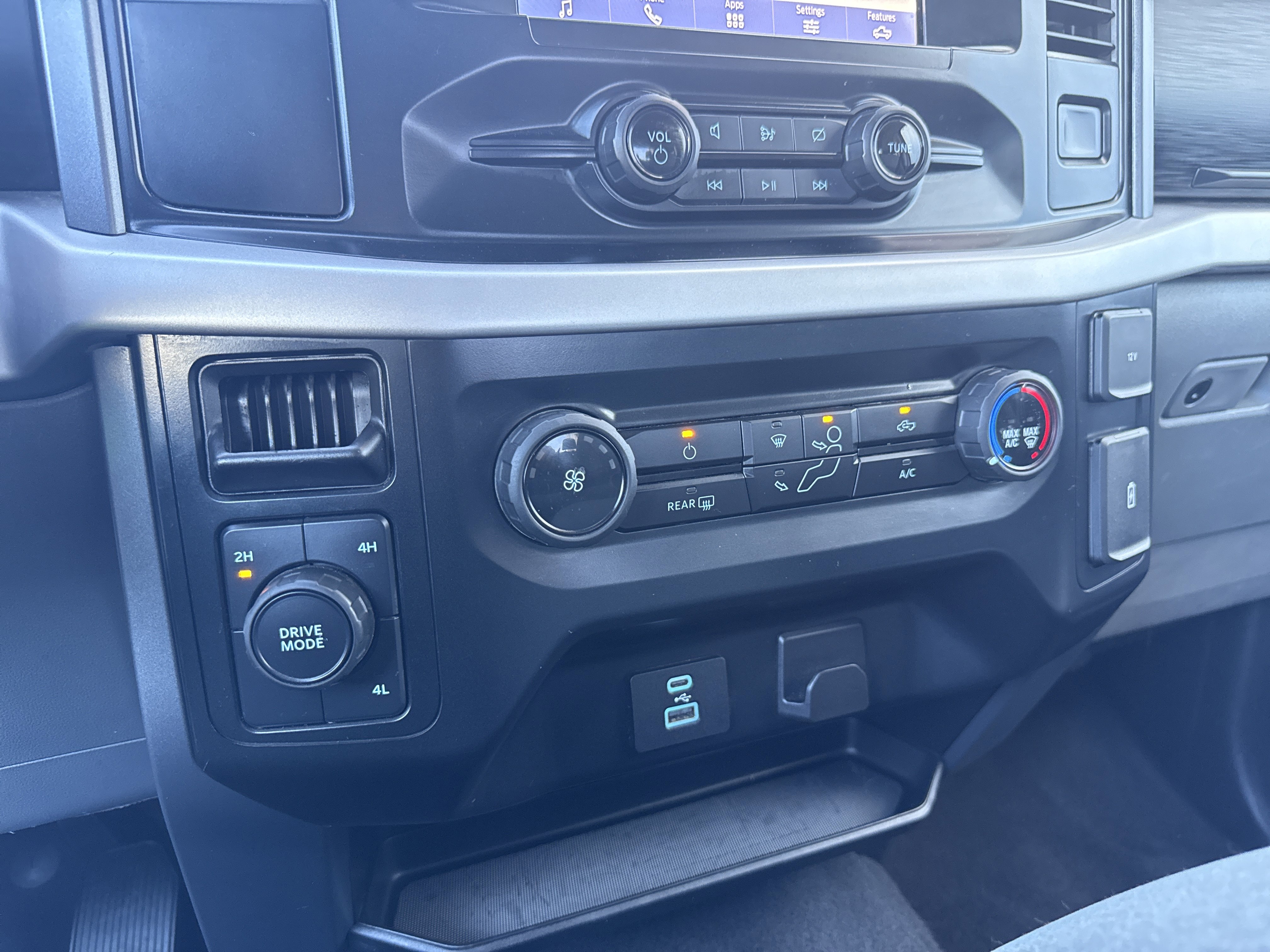 Used 2023 Ford F150 XLT image 28