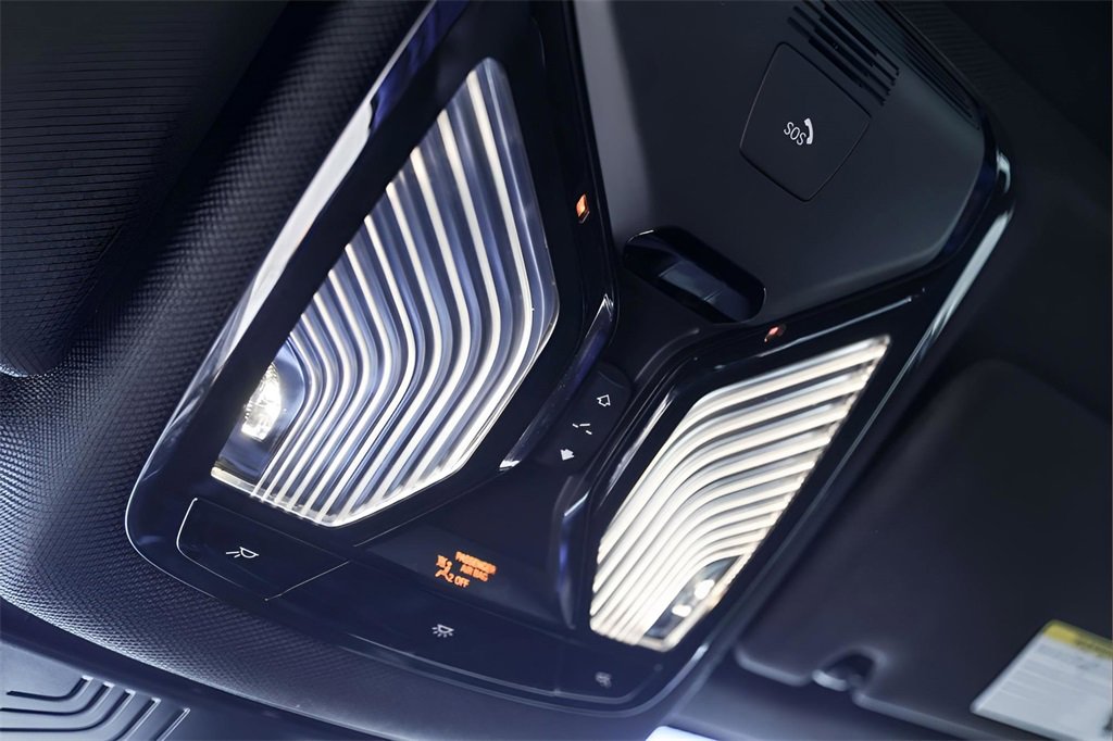 Used 2019 BMW 530i w/ Convenience Package image 23