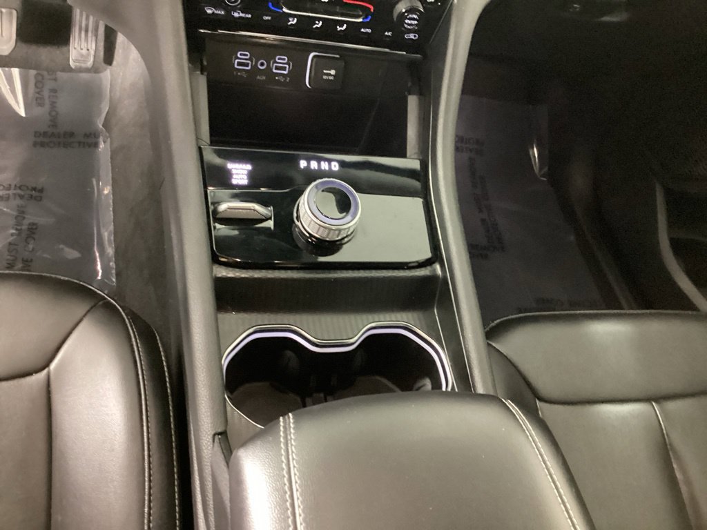 Used 2024 Jeep Grand Cherokee L Limited w/ Black Appearance Package AWD/4WD image 16