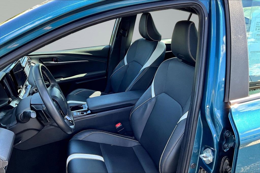 Used 2025 Toyota Camry SE image 25