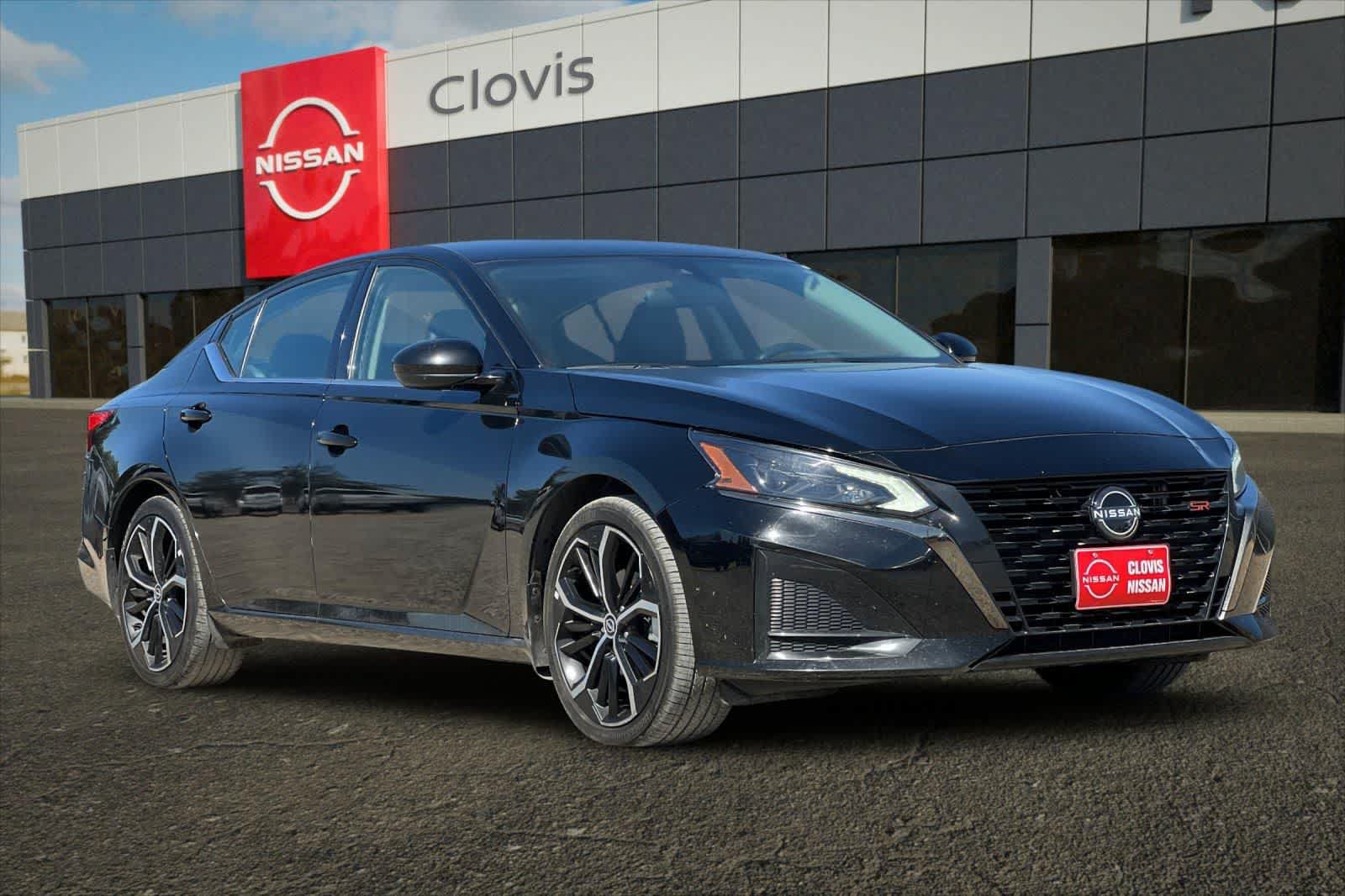 Used 2024 Nissan Altima 2.5 SR FWD image 10