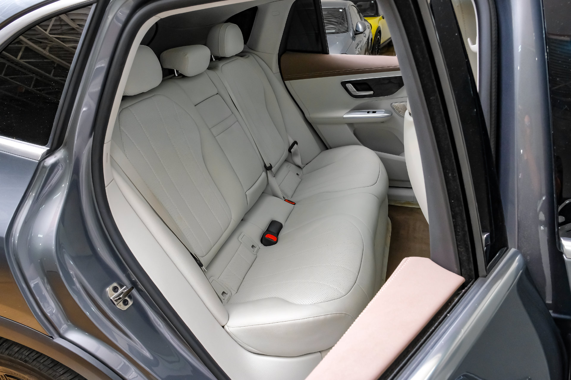 Used 2023 Mercedes-Benz EQE 350+ SUV w/ AMG Line Exterior Package image 31