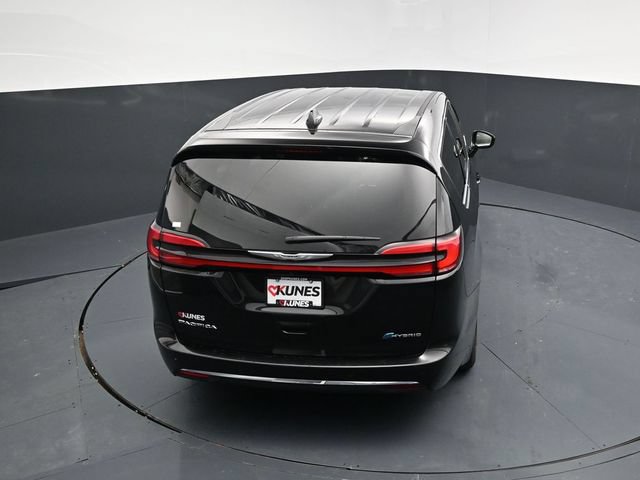 Used 2024 Chrysler Pacifica Limited FWD image 51
