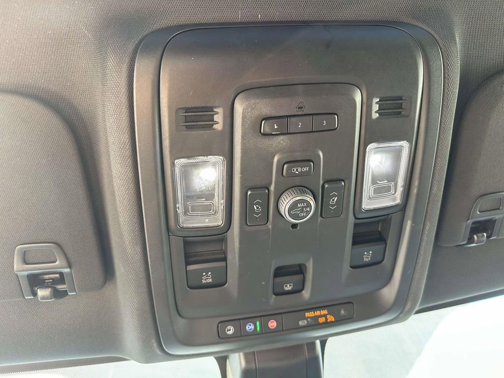 Used 2022 Chevrolet Tahoe Premier w/ Premium Package image 33