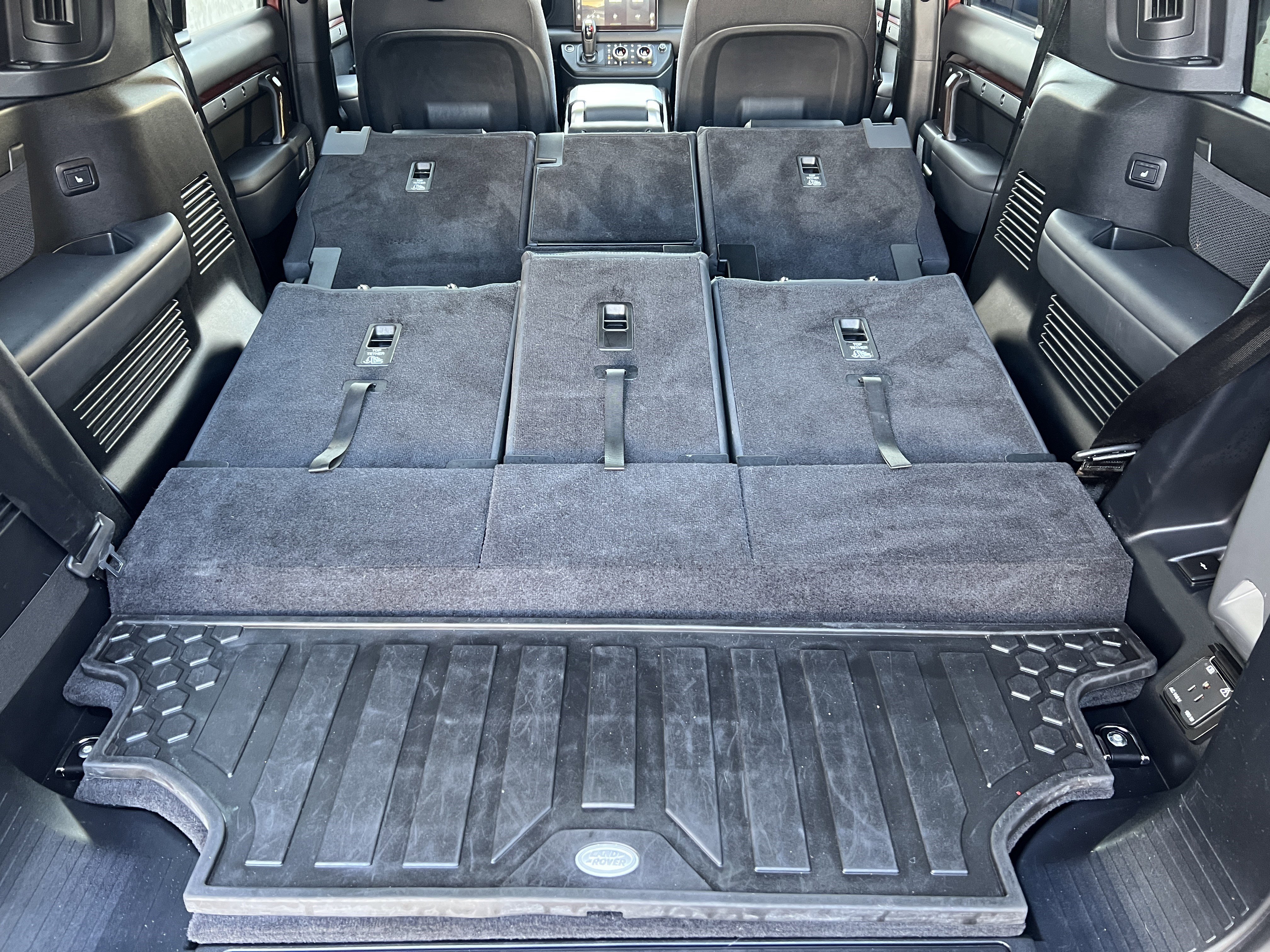 Used 2023 Land Rover Defender 130 X image 21