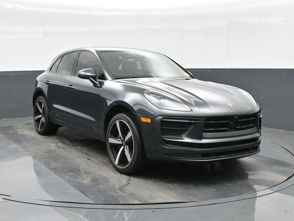 Certified 2023 Porsche Macan image 11