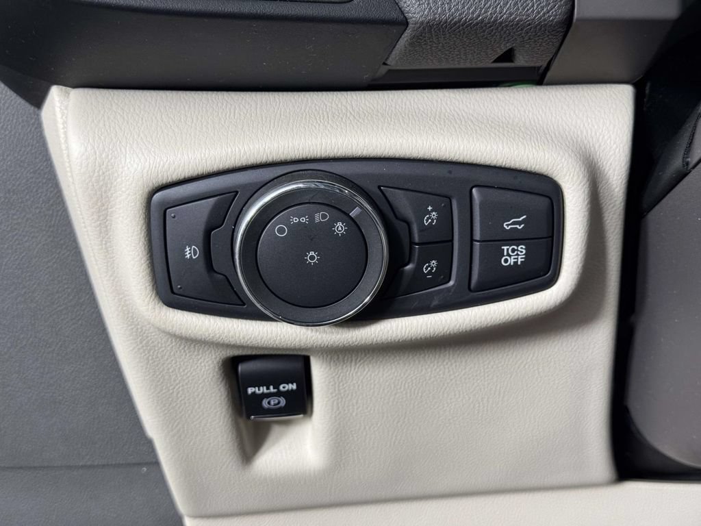 Used 2019 Lincoln Nautilus Select AWD/4WD image 19