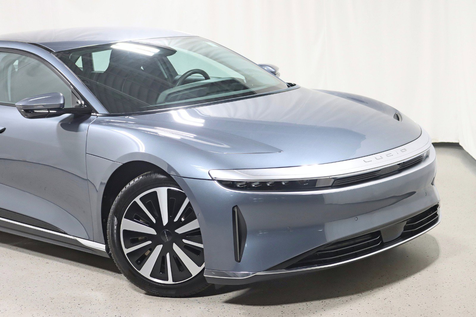 Used 2025 Lucid Air Pure image 2