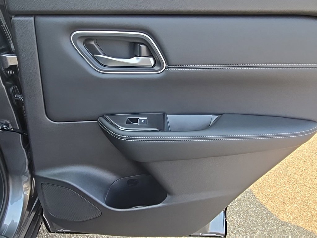 New 2026 Nissan Rogue Platinum image 30