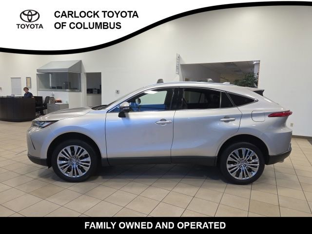 Used 2023 Toyota Venza XLE image 1