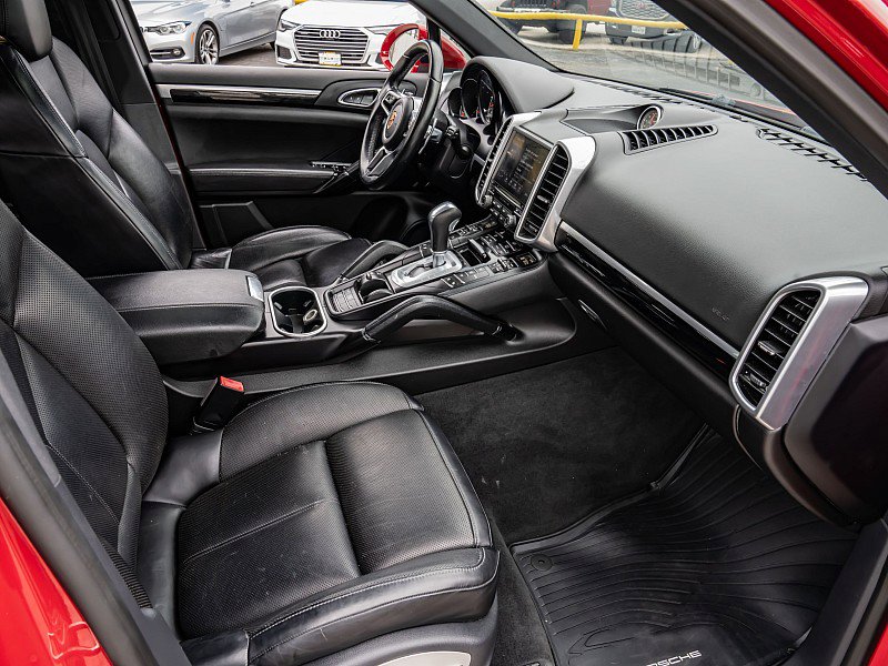 Used 2017 Porsche Cayenne AWD/4WD image 19
