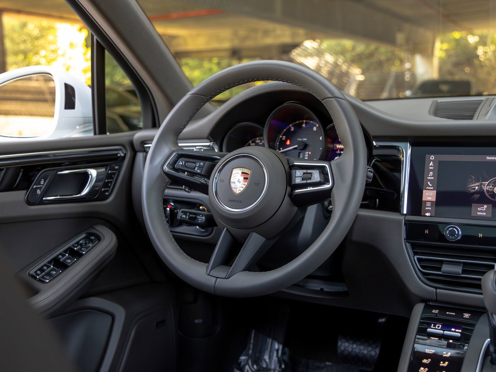 Certified 2026 Porsche Macan image 41