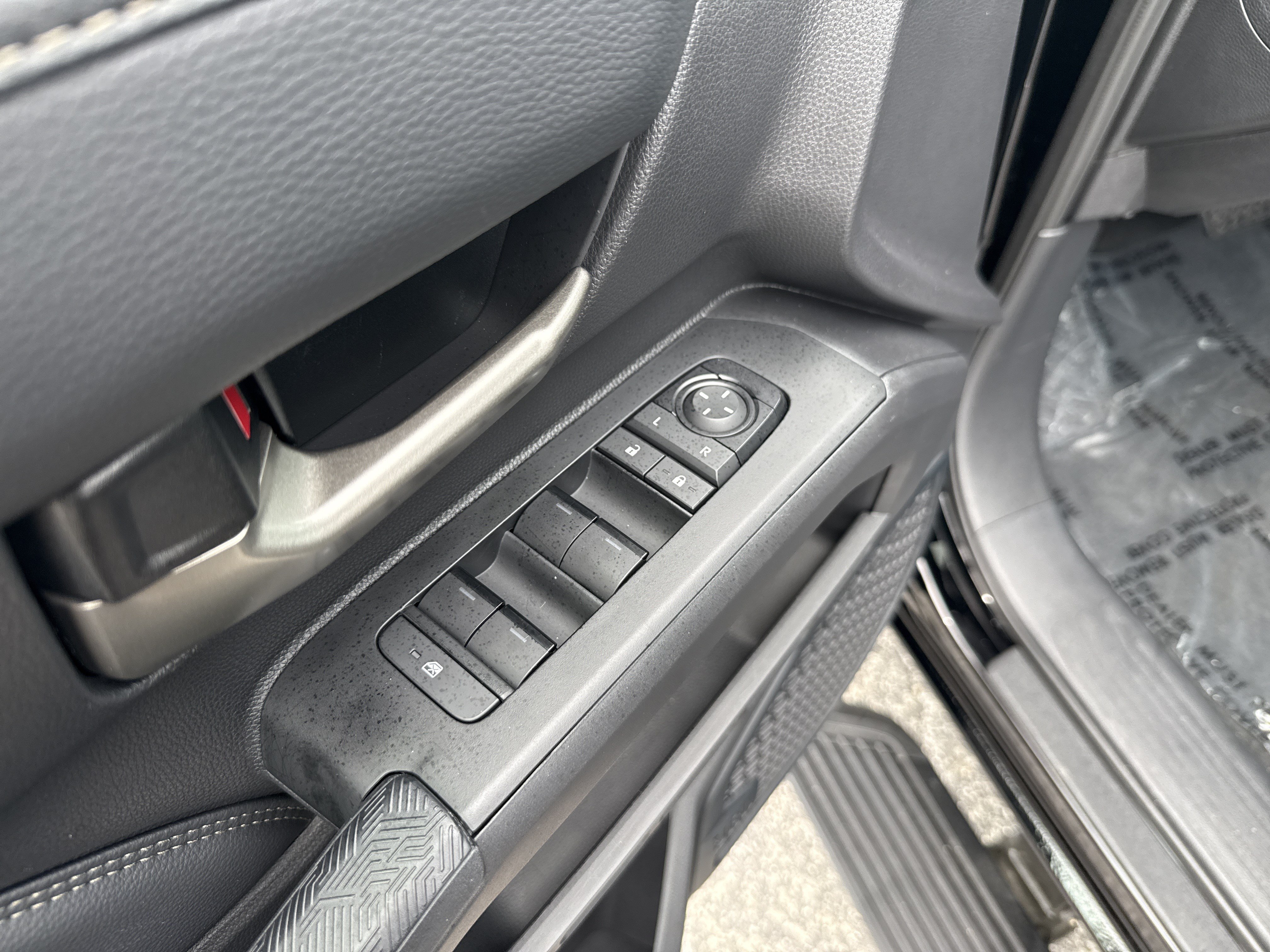 Used 2024 Toyota Tacoma Limited w/ Limited Package (LT) AWD/4WD image 15