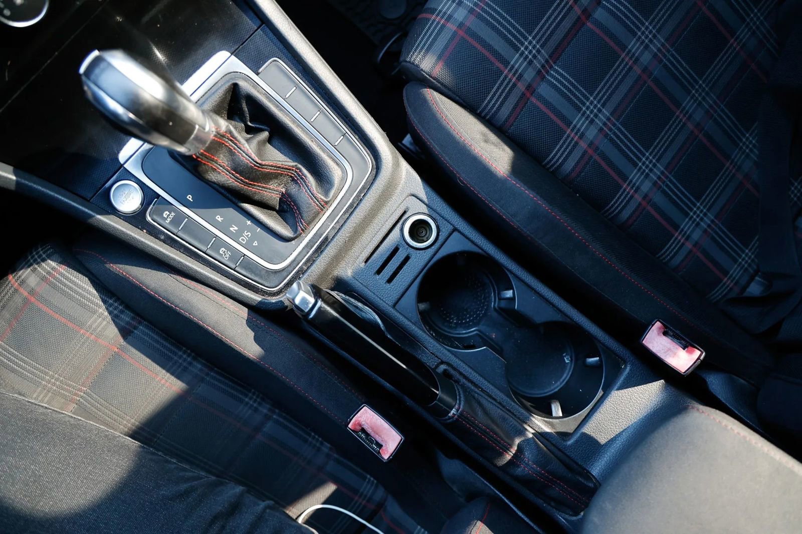 Used 2017 Volkswagen GTI Sport image 28