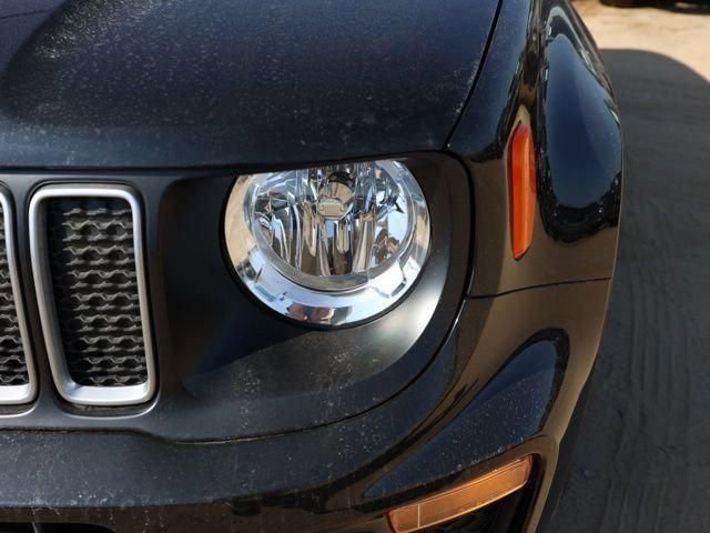 Used 2023 Jeep Renegade Latitude w/ Sun & Fun Group image 10