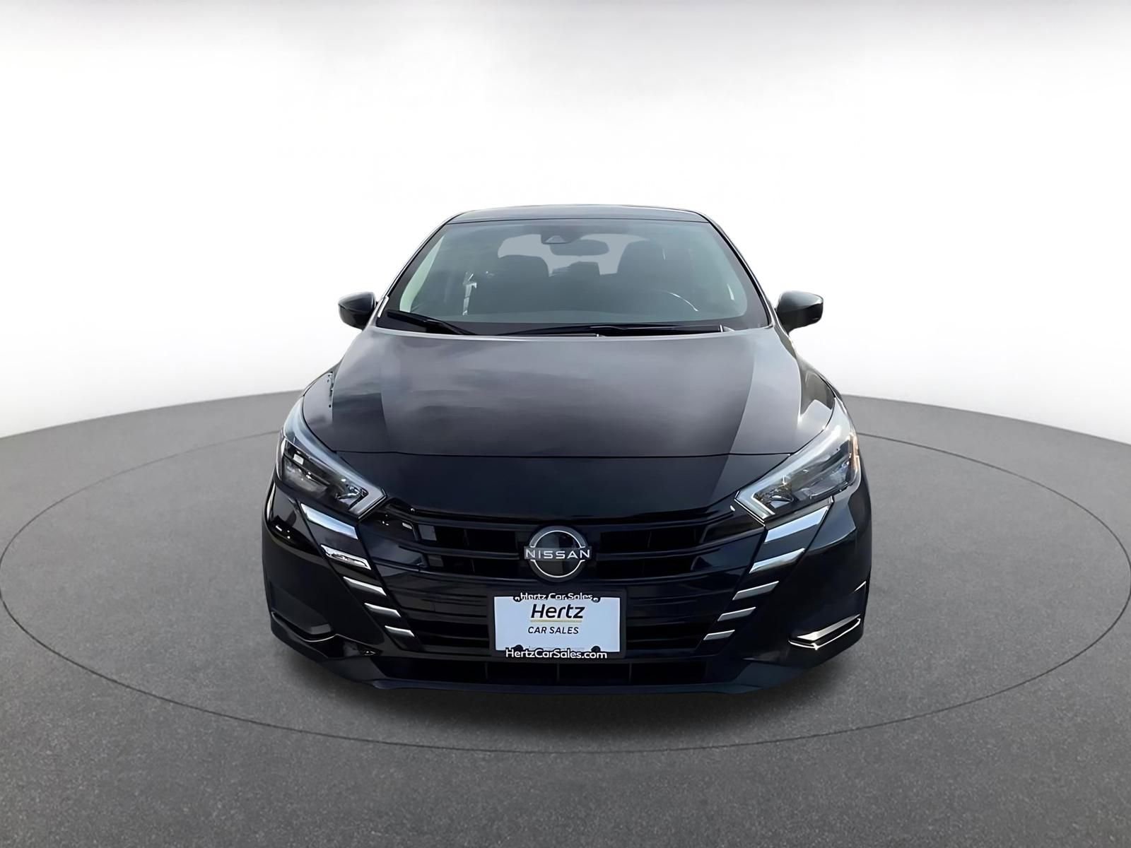 Used 2025 Nissan Versa SV image 4