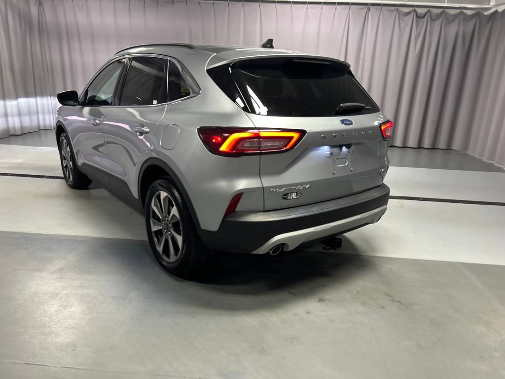 Used 2023 Ford Escape Platinum AWD/4WD image 5