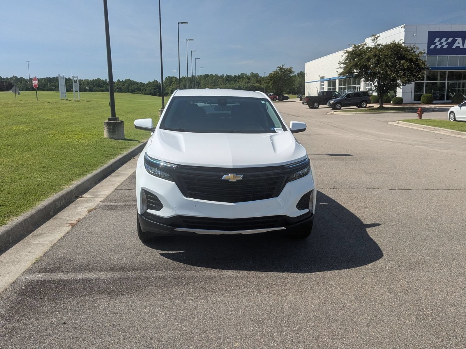 Used 2024 Chevrolet Equinox LT AWD/4WD image 8