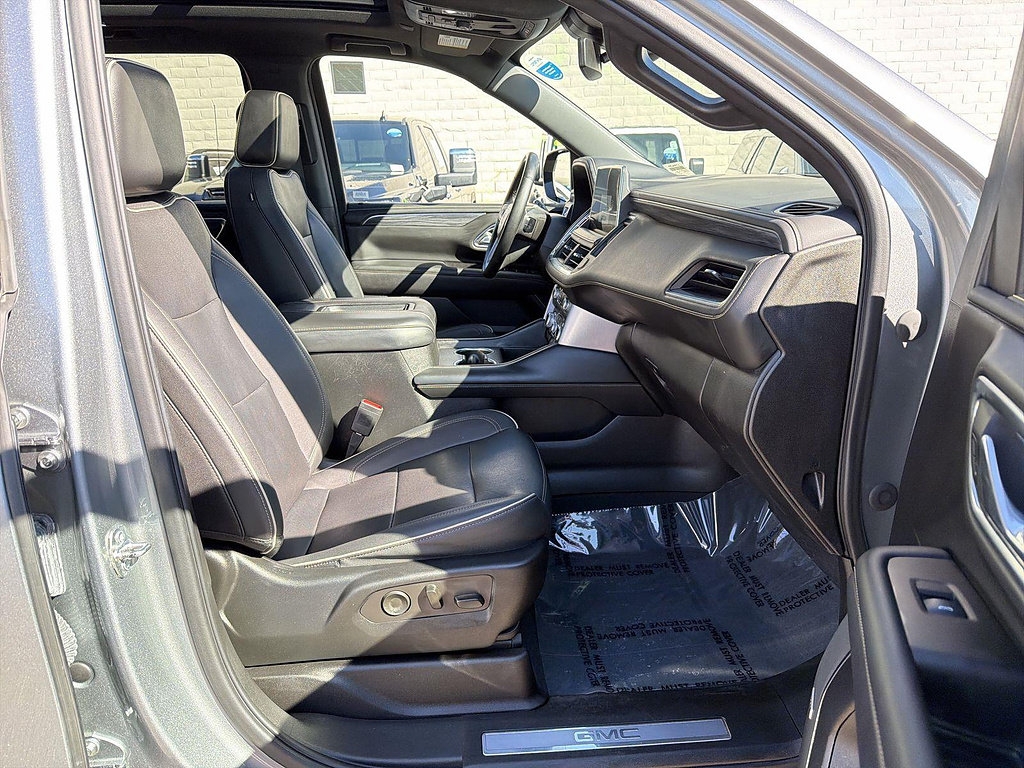 Used 2023 GMC Yukon XL SLT w/ SLT Premium Package AWD/4WD image 28