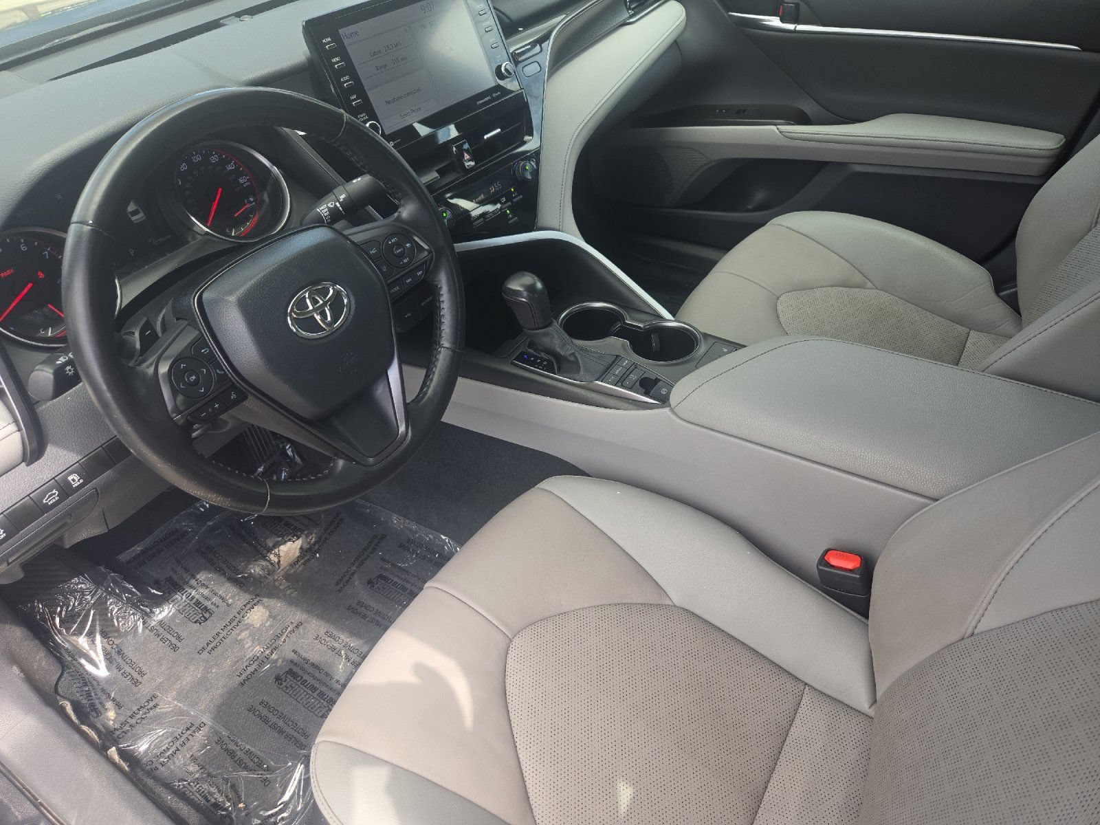 Used 2024 Toyota Camry XSE FWD image 9