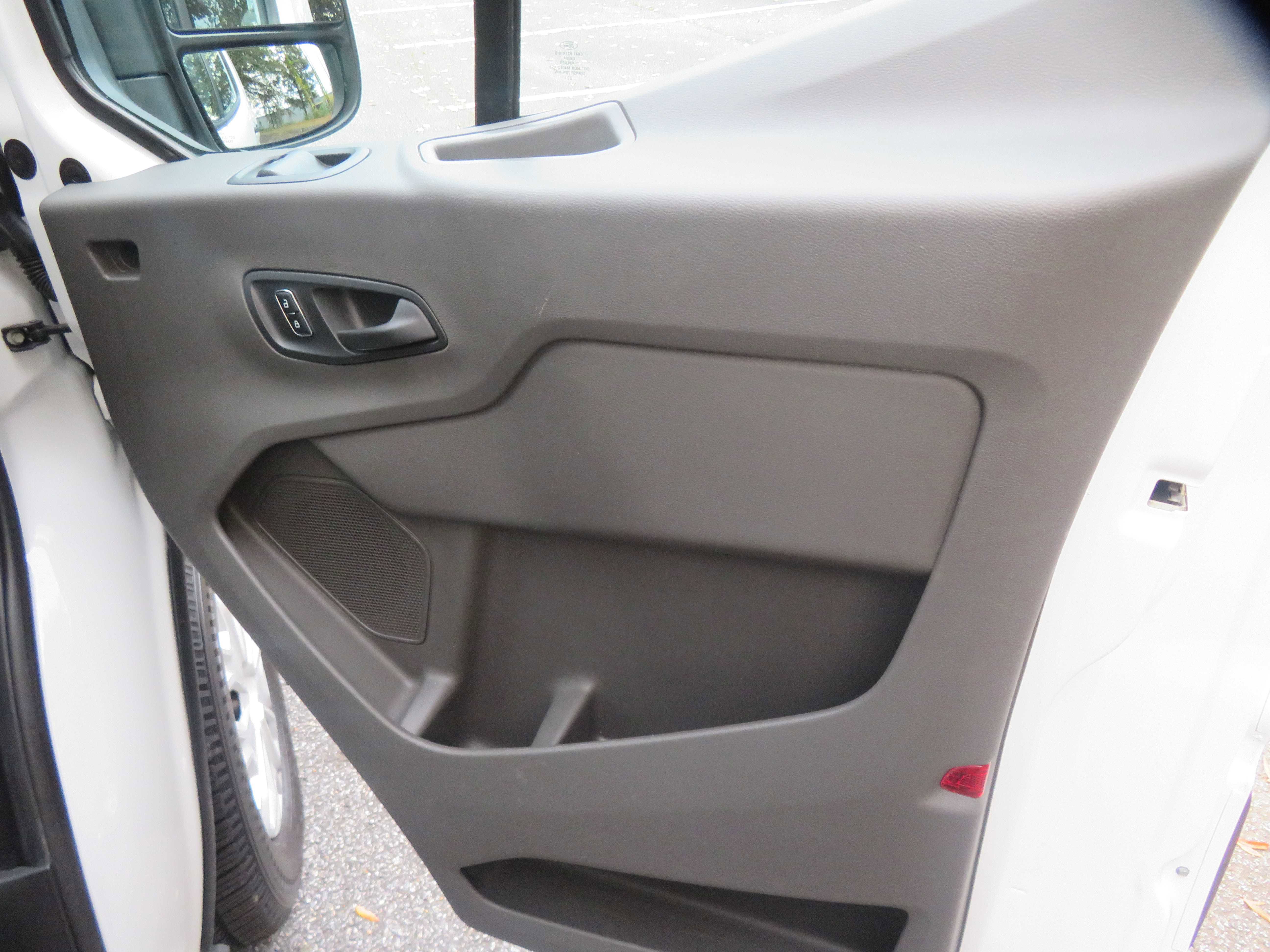 Used 2023 Ford Transit 350 XLT image 30