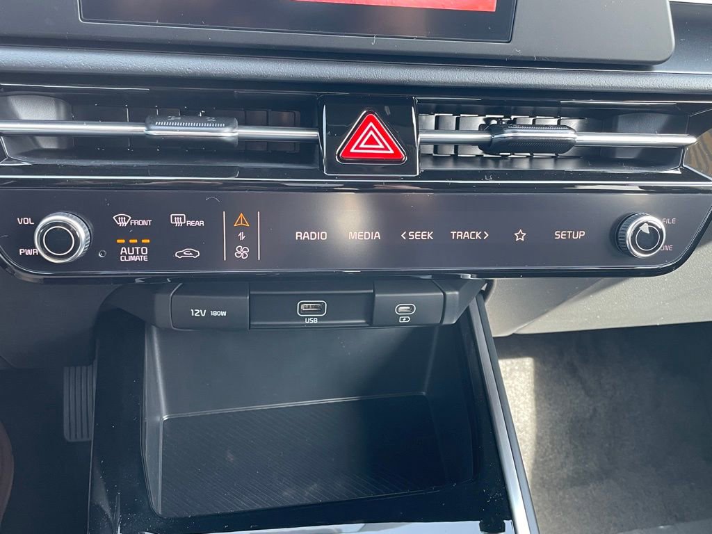 New 2026 Kia Niro LX FWD image 18