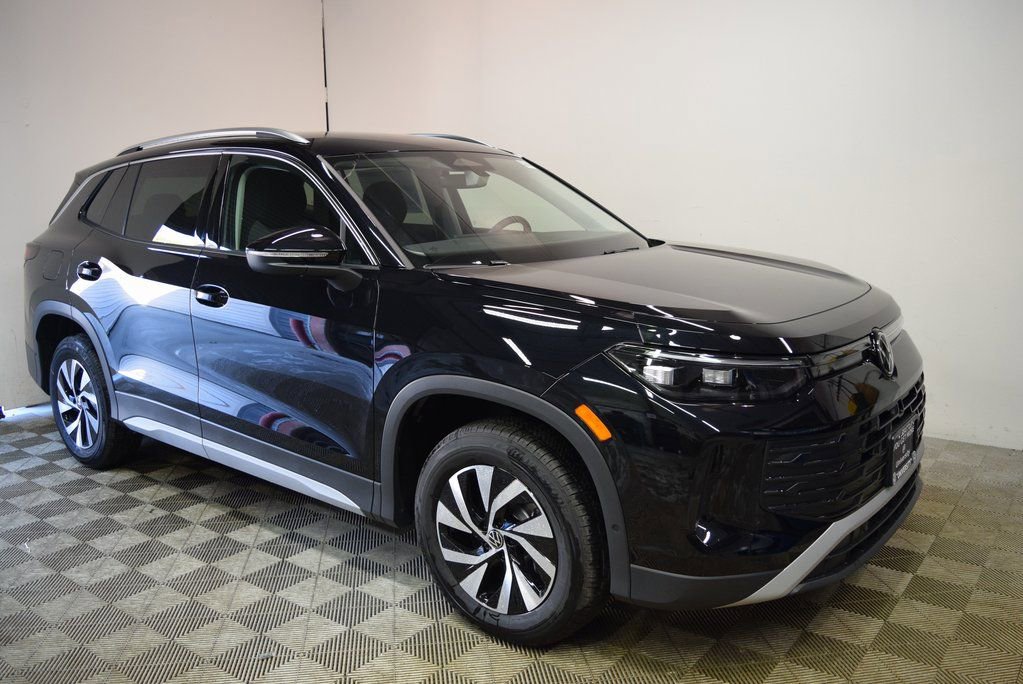 New 2025 Volkswagen Tiguan S image 1