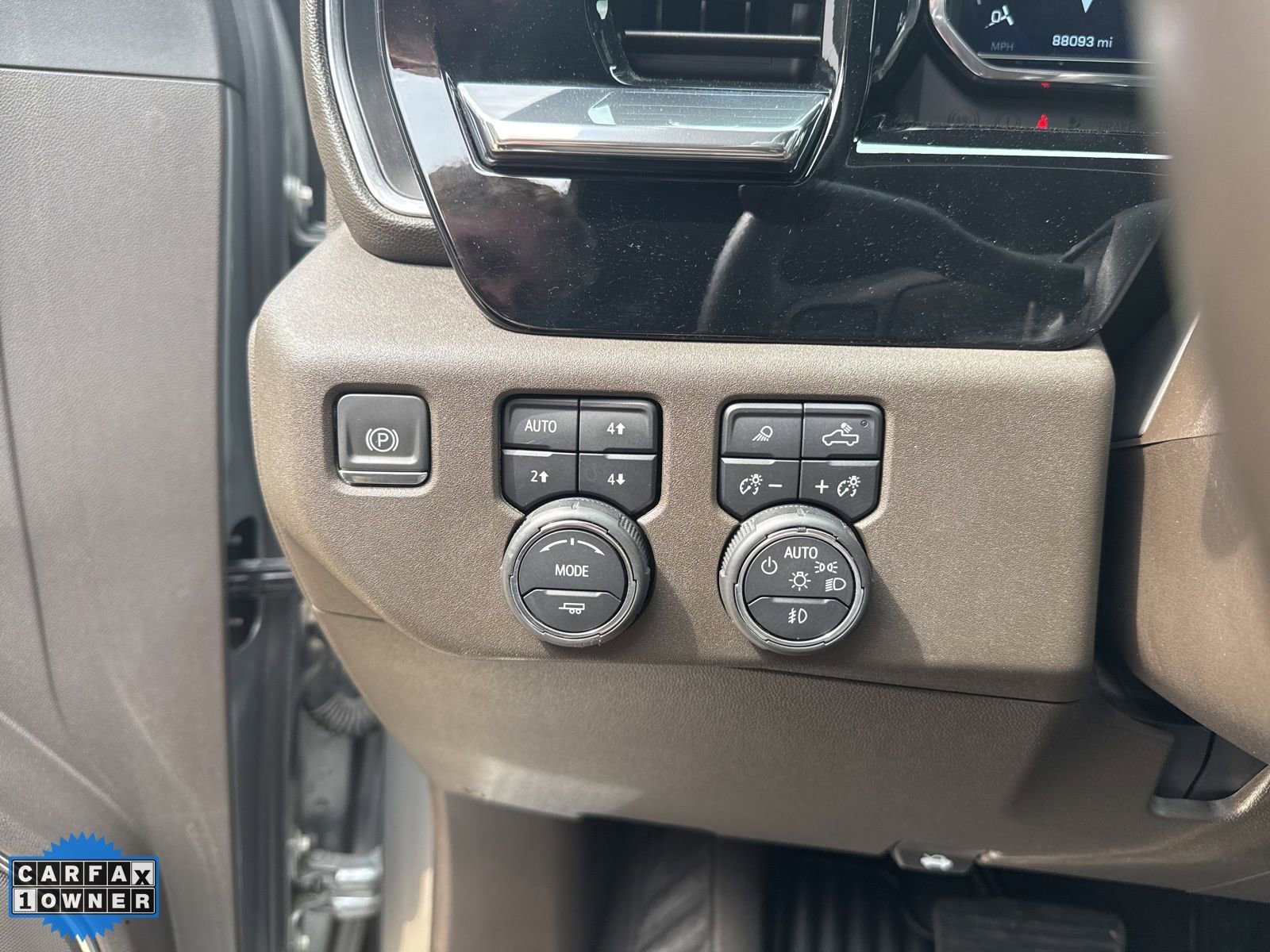 Used 2024 Chevrolet Silverado 2500 LTZ w/ LTZ Convenience Package image 14