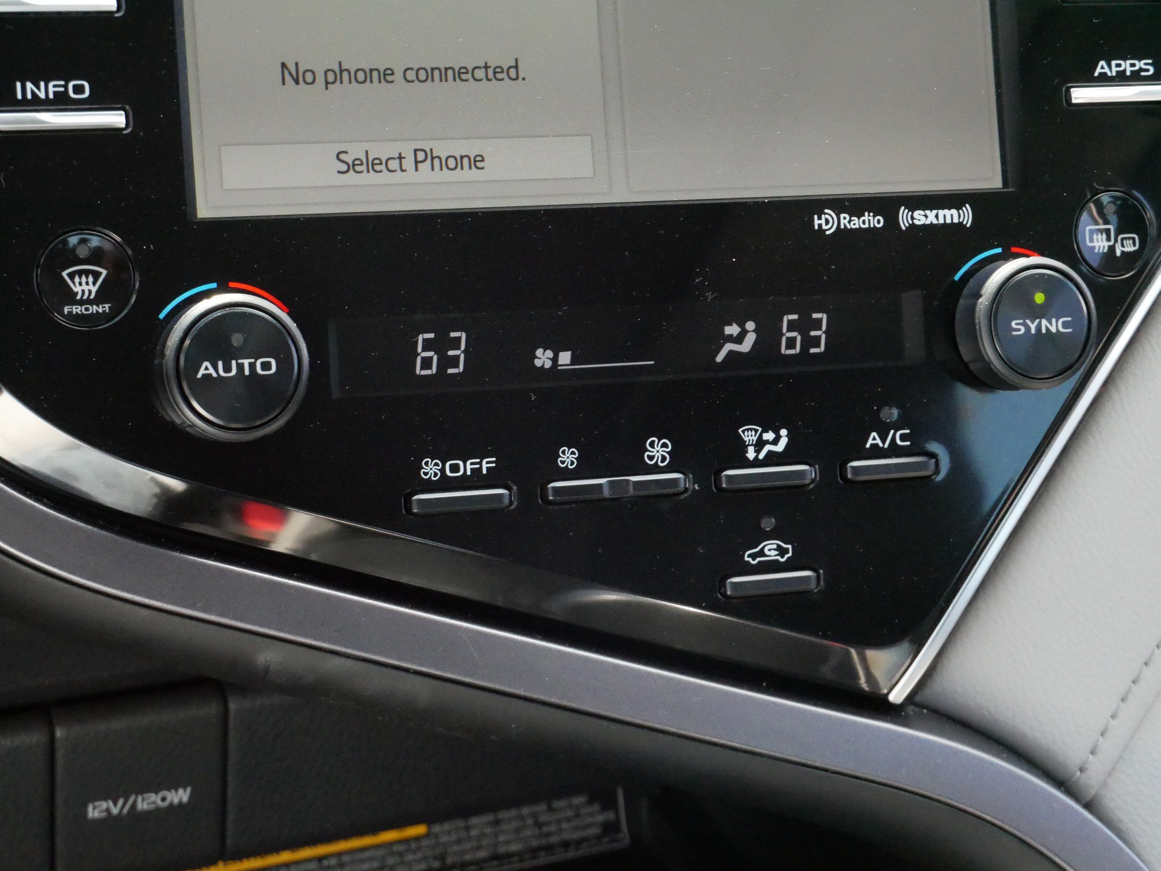 Used 2018 Toyota Camry XLE w/ Protection Package (Q2) FWD image 23