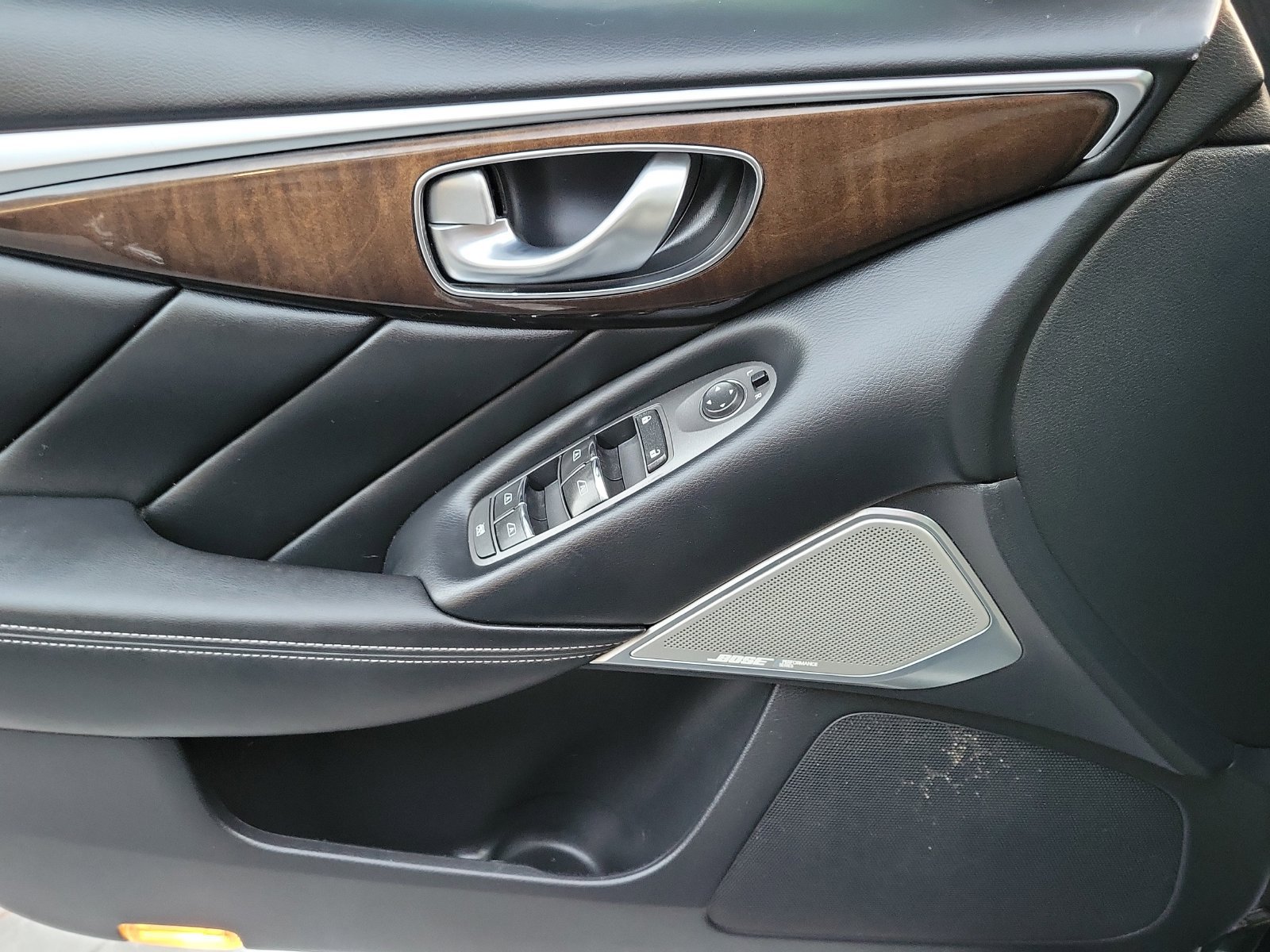 Used 2018 INFINITI Q50 Luxe w/ Essential Package (3.0T Luxe) RWD image 28