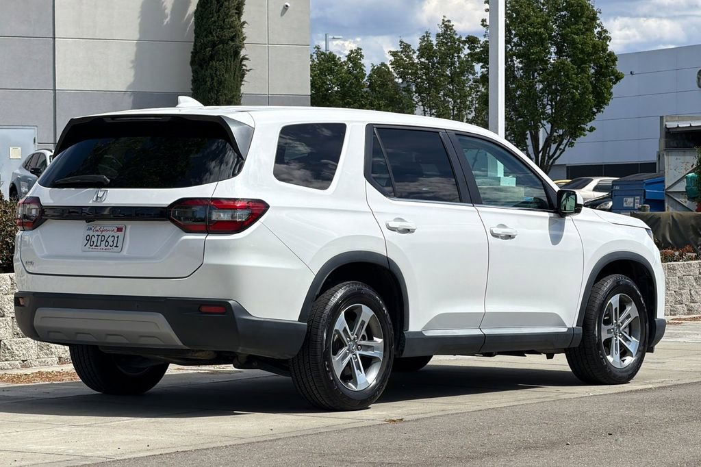 Used 2023 Honda Pilot EX-L image 4