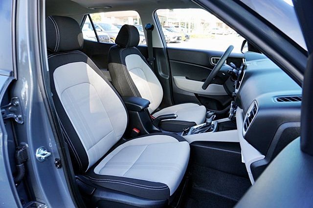 Certified 2026 Hyundai Venue SEL FWD image 12