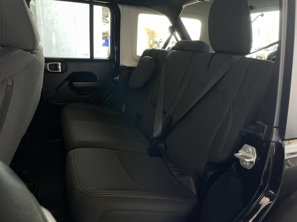 Used 2024 Jeep Wrangler Unlimited AWD/4WD image 14